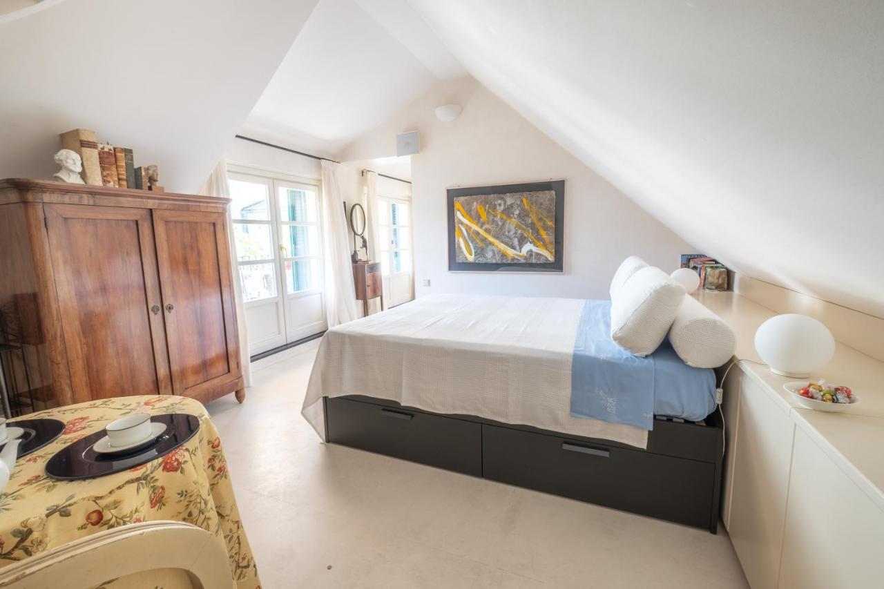 ジェノヴァ Attico Palazzo Giustiniani Bed & Breakfast エクステリア 写真